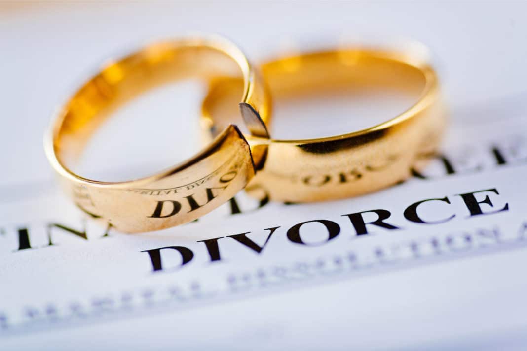 Top 5 Financial Mistakes to Avoid in a Divorce